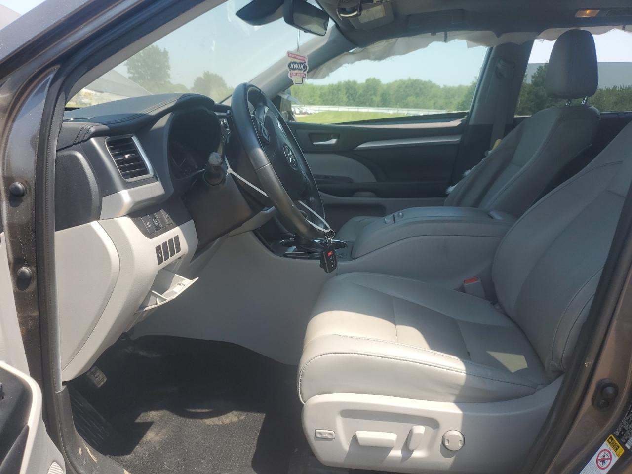 2019 Toyota Highlander Se VIN: 5TDJZRFH7KS991550 Lot: 64375255