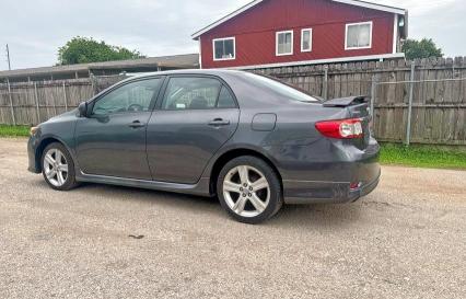 Седаны TOYOTA COROLLA 2013 Серый