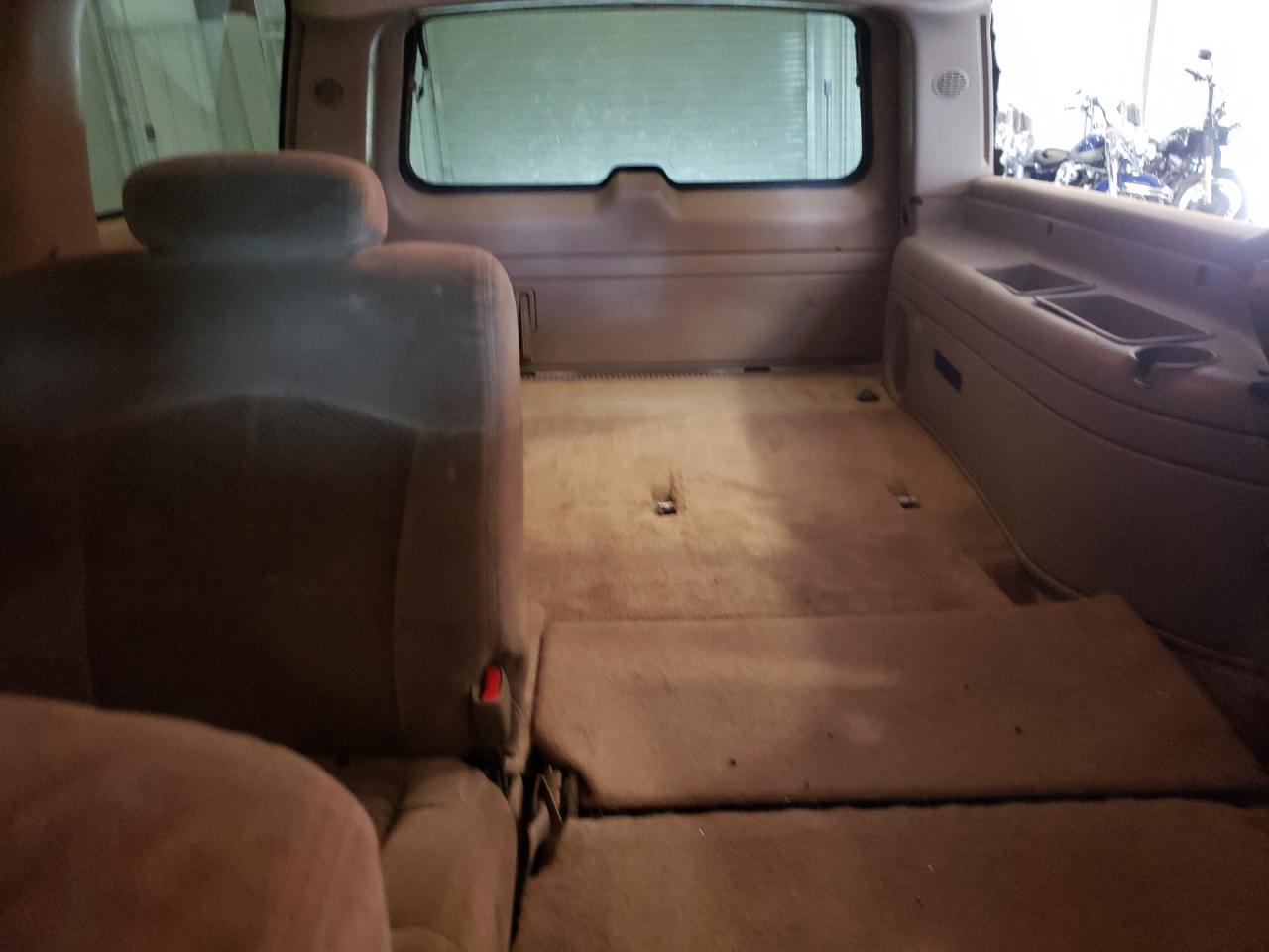 2002 Chevrolet Suburban K1500 VIN: 1GNFK16Z12J326815 Lot: 63348745