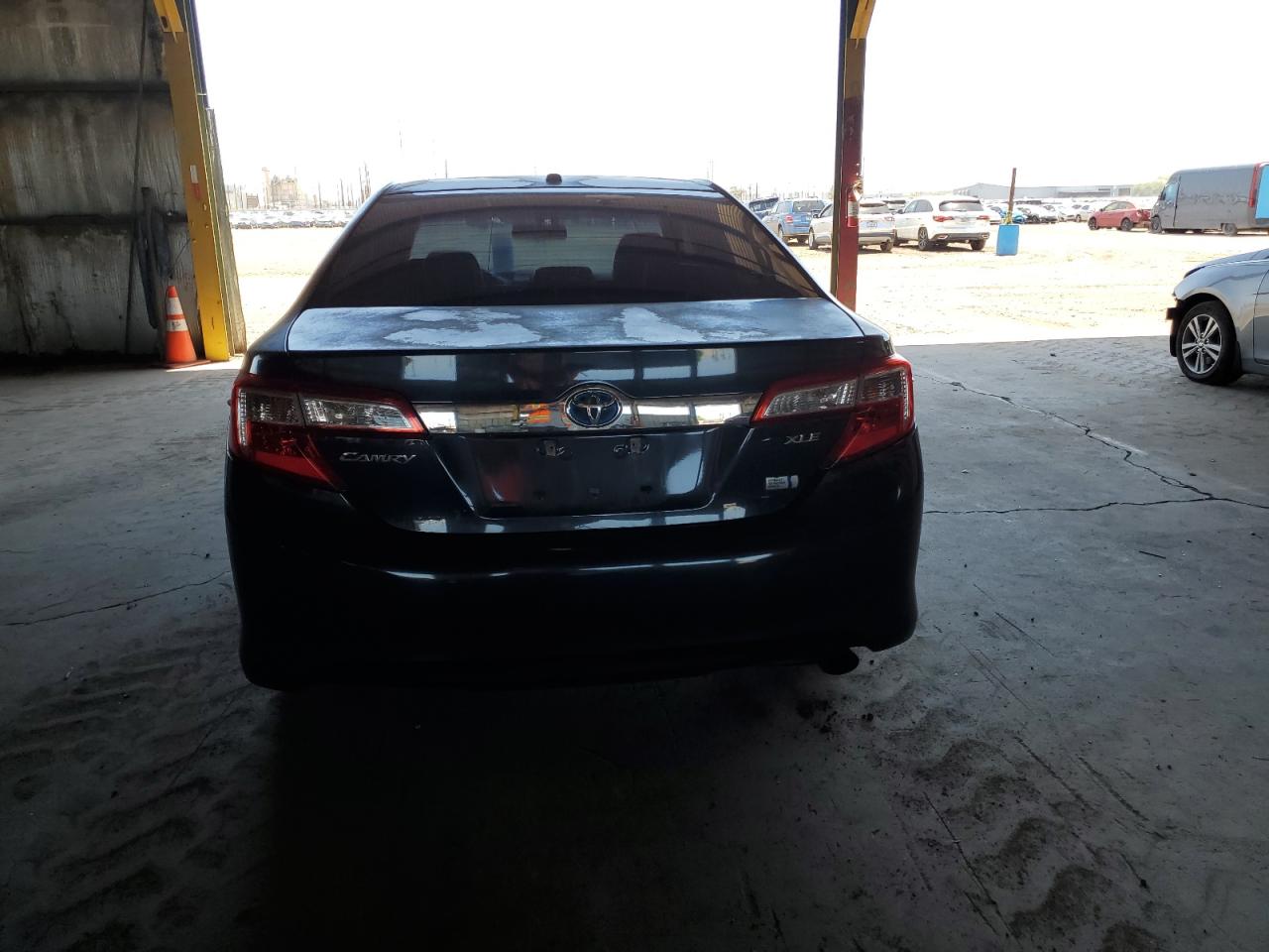 2014 Toyota Camry Hybrid VIN: 4T1BD1FK9EU130186 Lot: 64603855