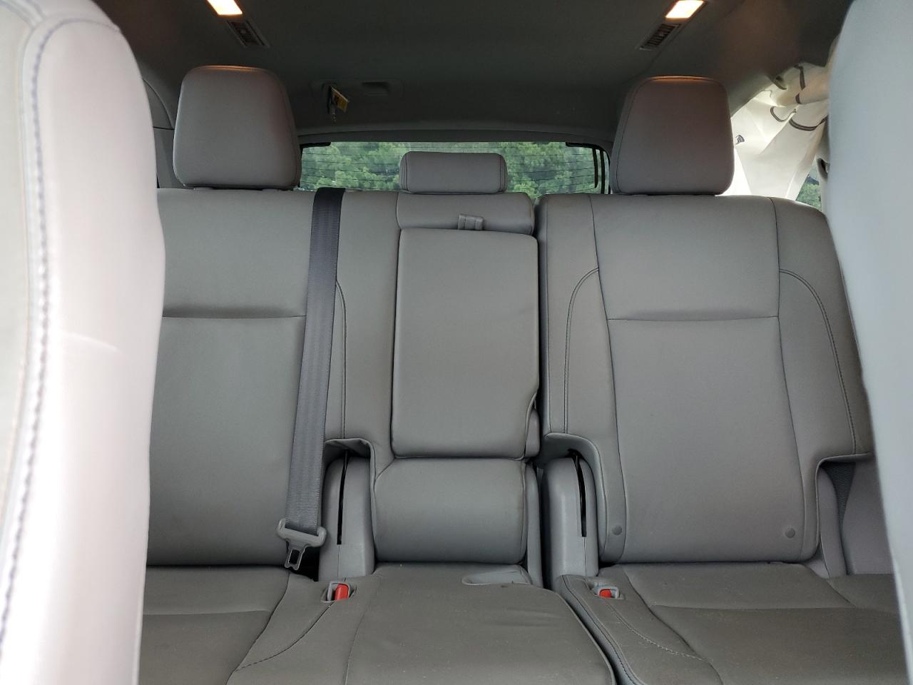 2016 Toyota Highlander Xle VIN: 5TDKKRFH9GS121895 Lot: 64702305