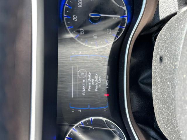 Minivans CHRYSLER PACIFICA 2017 Biały