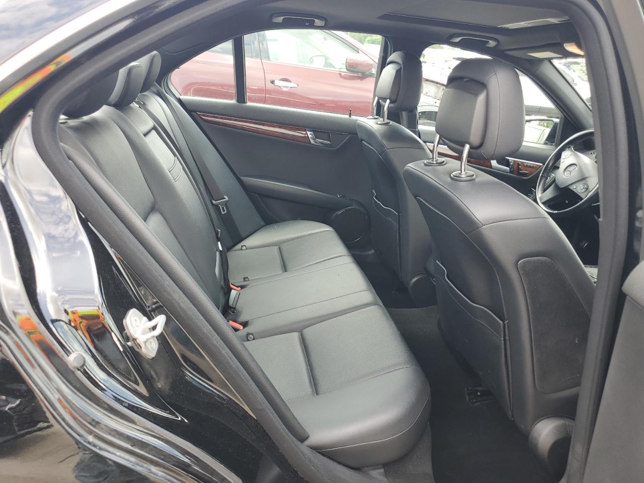 2011 Mercedes-Benz C 300 4Matic VIN: WDDGF8BB0BR172463 Lot: 64759445