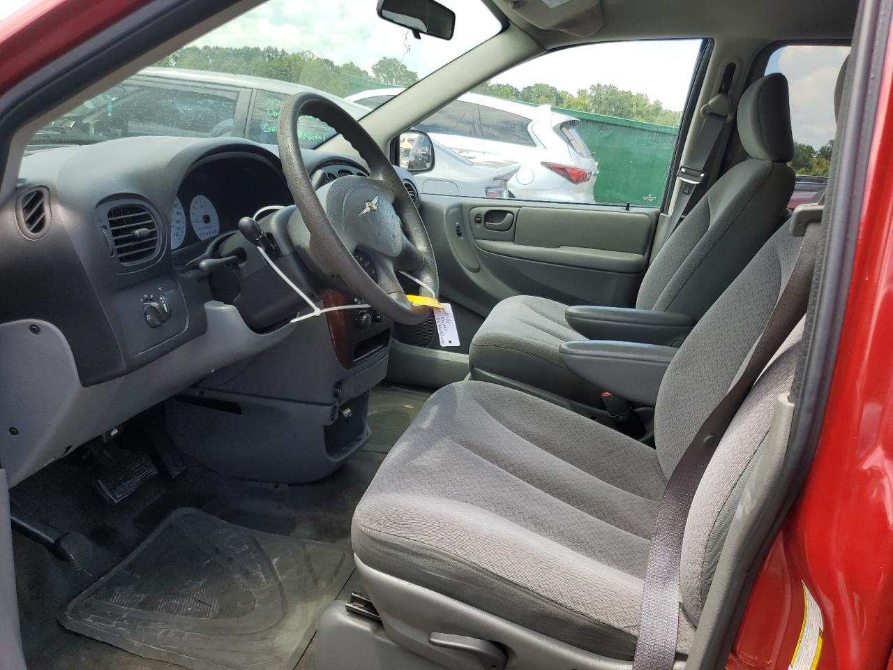 2006 Chrysler Town & Country VIN: 1A4GP45R06B550203 Lot: 66805225