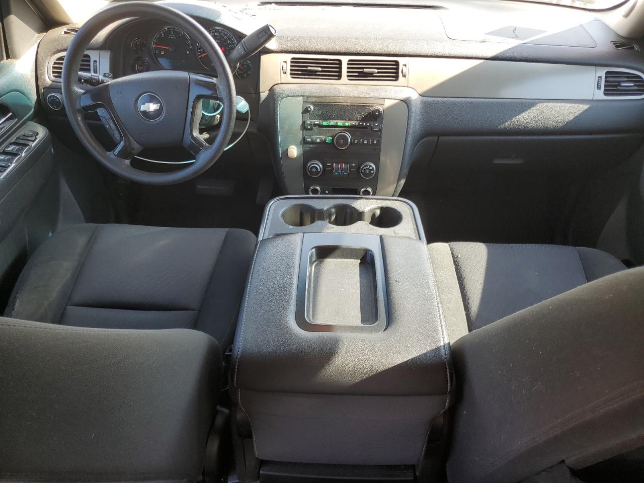 2010 Chevrolet Tahoe K1500 Ls VIN: 1GNUKAE01AR136751 Lot: 62896625