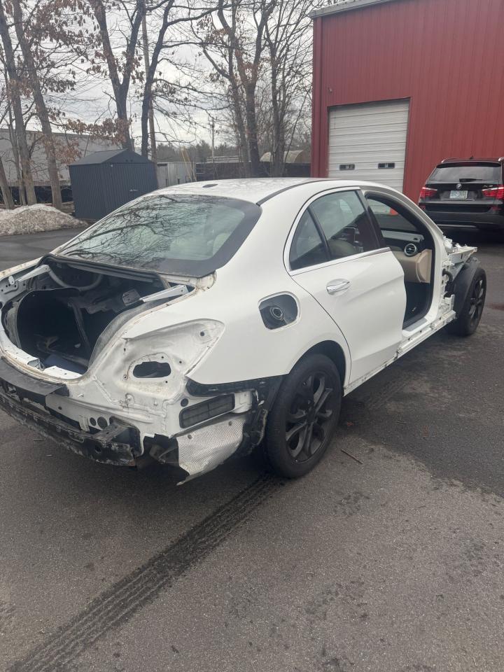 2015 Mercedes-Benz C 300 4Matic VIN: 55SWF4KB0FU063185 Lot: 67022065