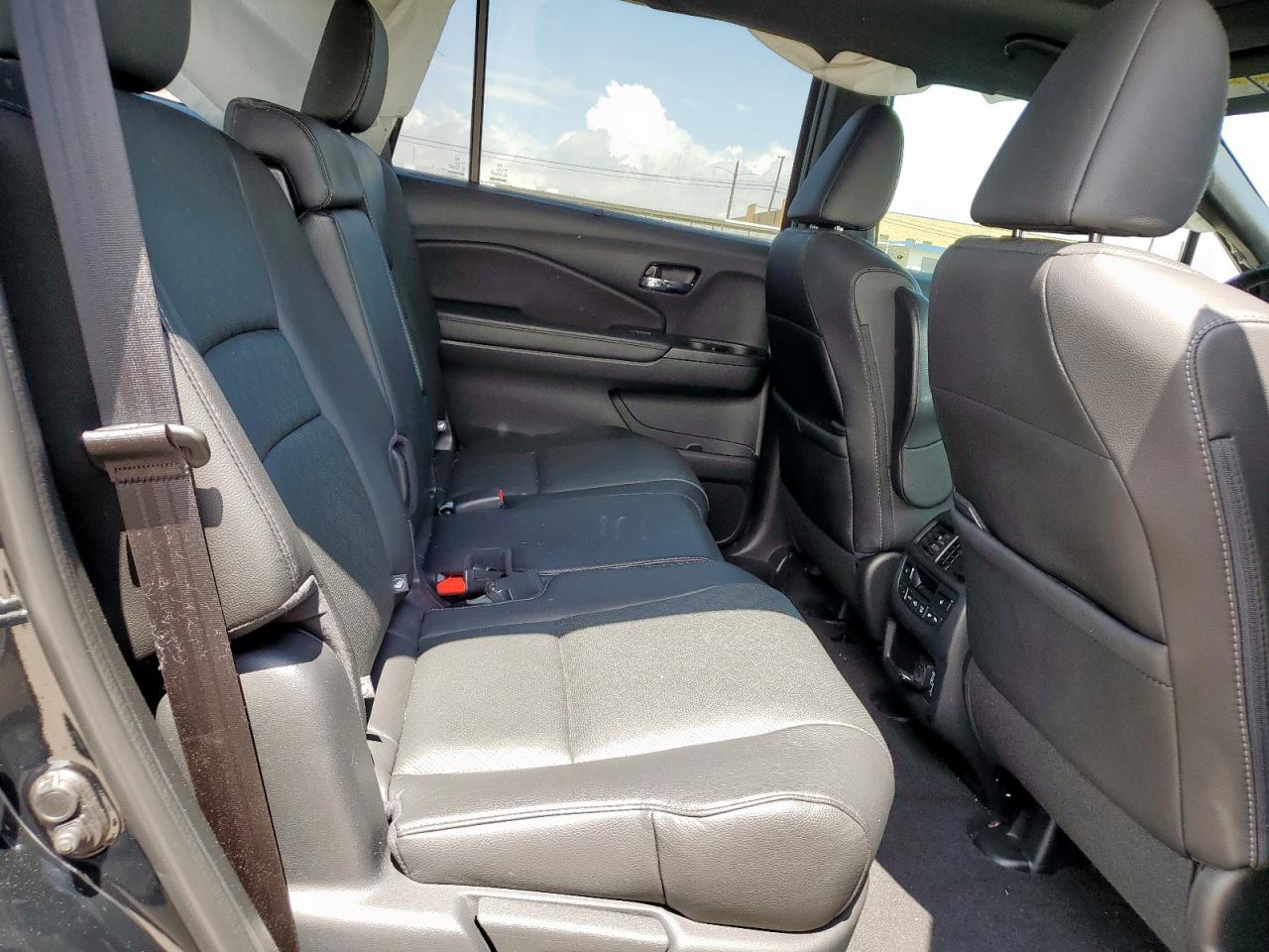 2021 Honda Passport Touring VIN: 5FNYF7H95MB003089 Lot: 63839245