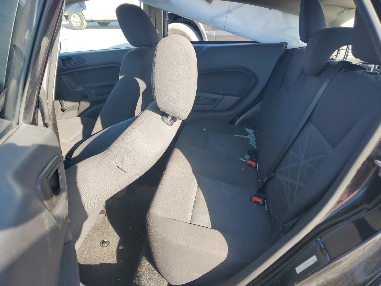 3FADP4TJ0FM142143 2015 Ford Fiesta S