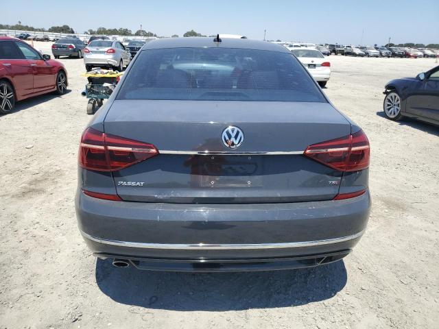  VOLKSWAGEN PASSAT 2017 Серый