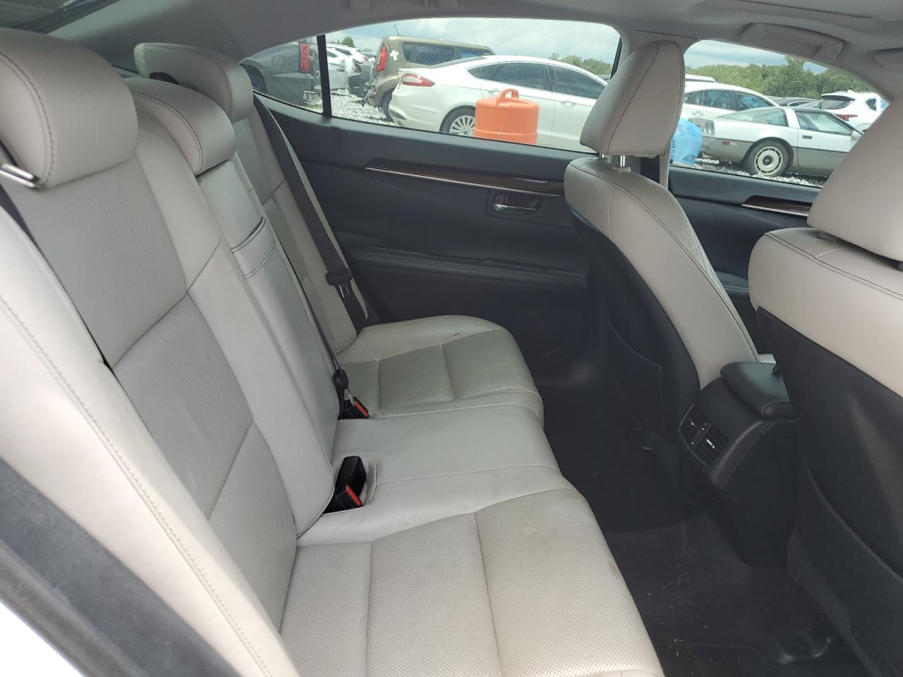 jthbk1gg3e2100079 JTHBK1GG3E2100079 2014 Lexus Es 350