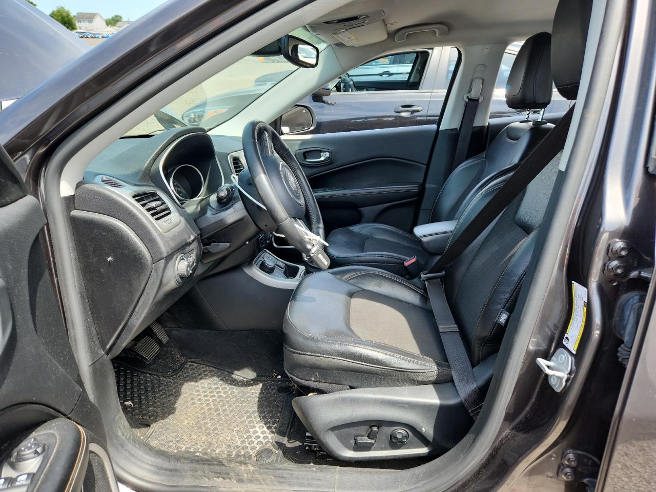 2018 Jeep Compass Latitude VIN: 3C4NJDBB9JT392845 Lot: 64788275