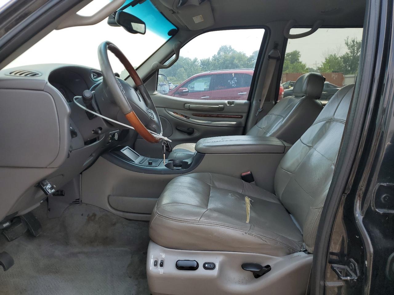 2001 Lincoln Navigator VIN: 5LMFU28A11LJ00804 Lot: 66778095