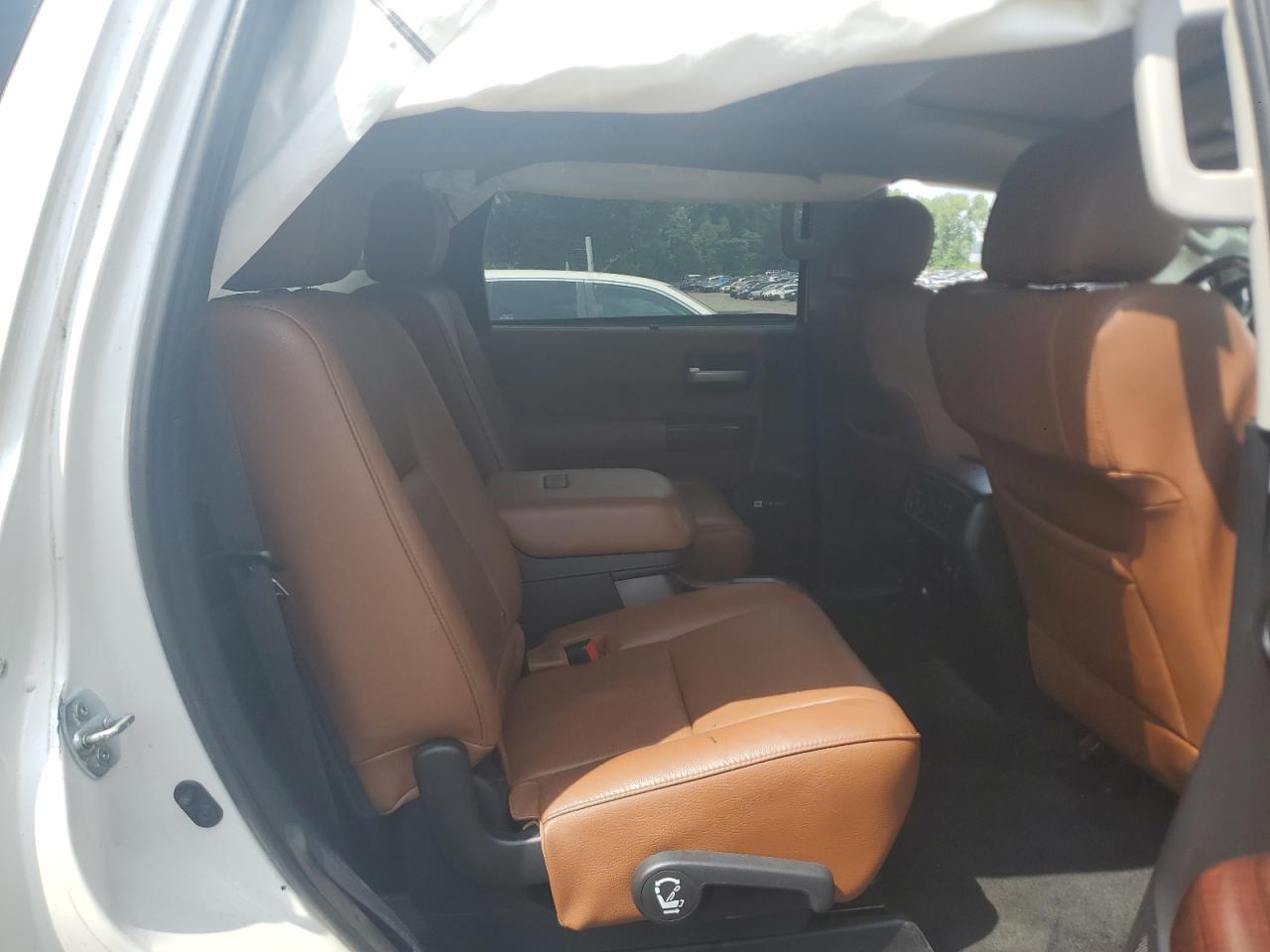 2015 Toyota Sequoia Platinum VIN: 5TDDY5G1XFS125843 Lot: 64556775