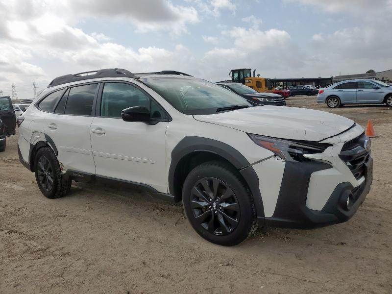  SUBARU OUTBACK 2024 White
