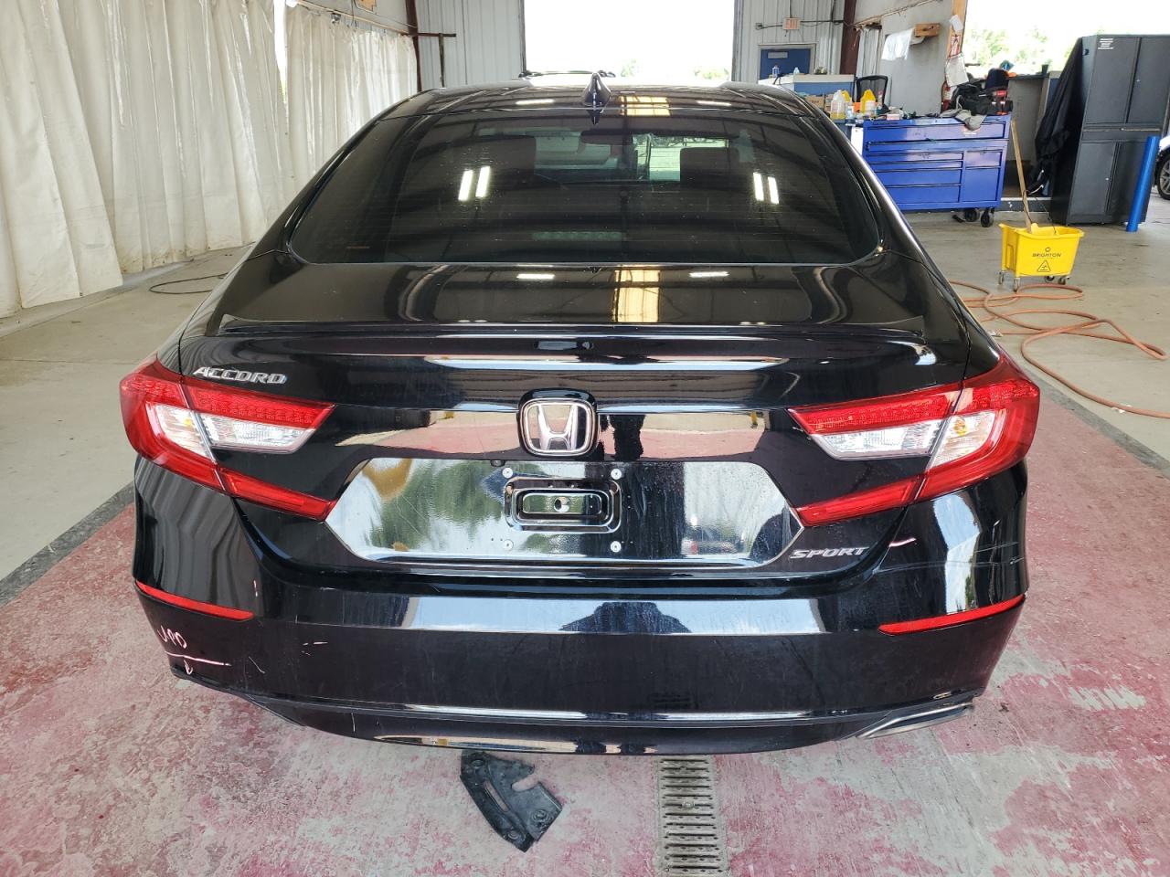 2022 Honda Accord Sport VIN: 1HGCV1F39NA010910 Lot: 64180095