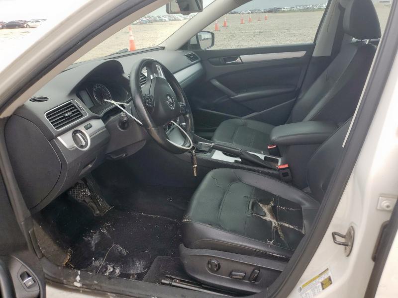  VOLKSWAGEN PASSAT 2013 Білий