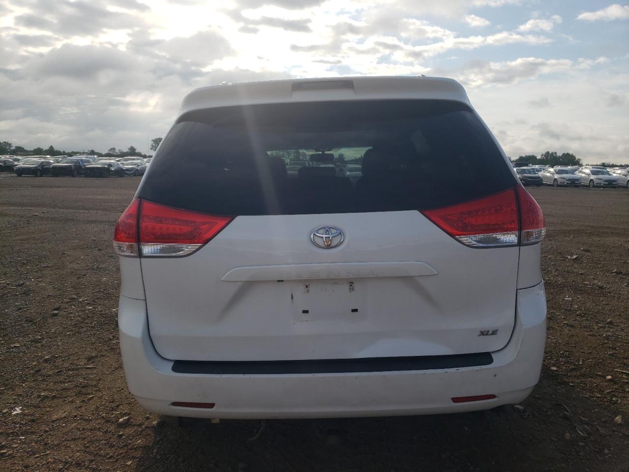 2012 Toyota Sienna Xle VIN: 5TDYK3DC0CS270477 Lot: 65034095