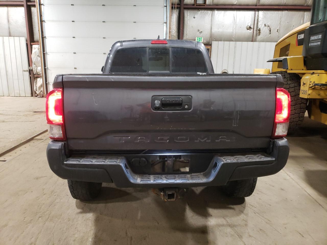 2017 Toyota Tacoma Access Cab VIN: 5TFSZ5AN2HX052190 Lot: 63714675