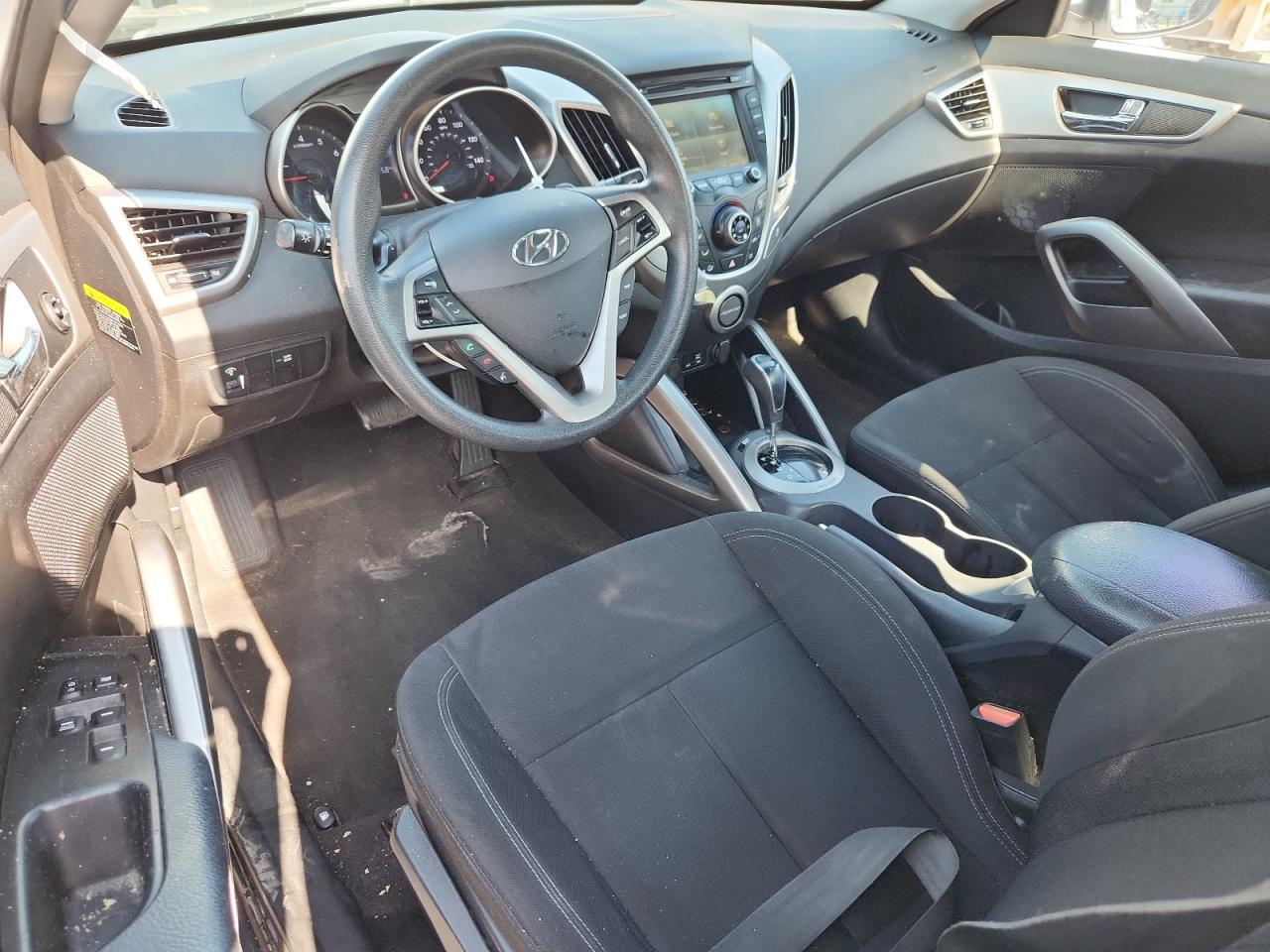 2016 Hyundai Veloster VIN: KMHTC6AD8GU268284 Lot: 64727055