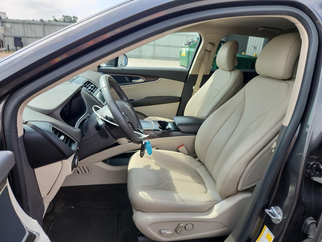 2lmpj8kr7hbl35143 2LMPJ8KR7HBL35143 2017 Lincoln Mkx Select