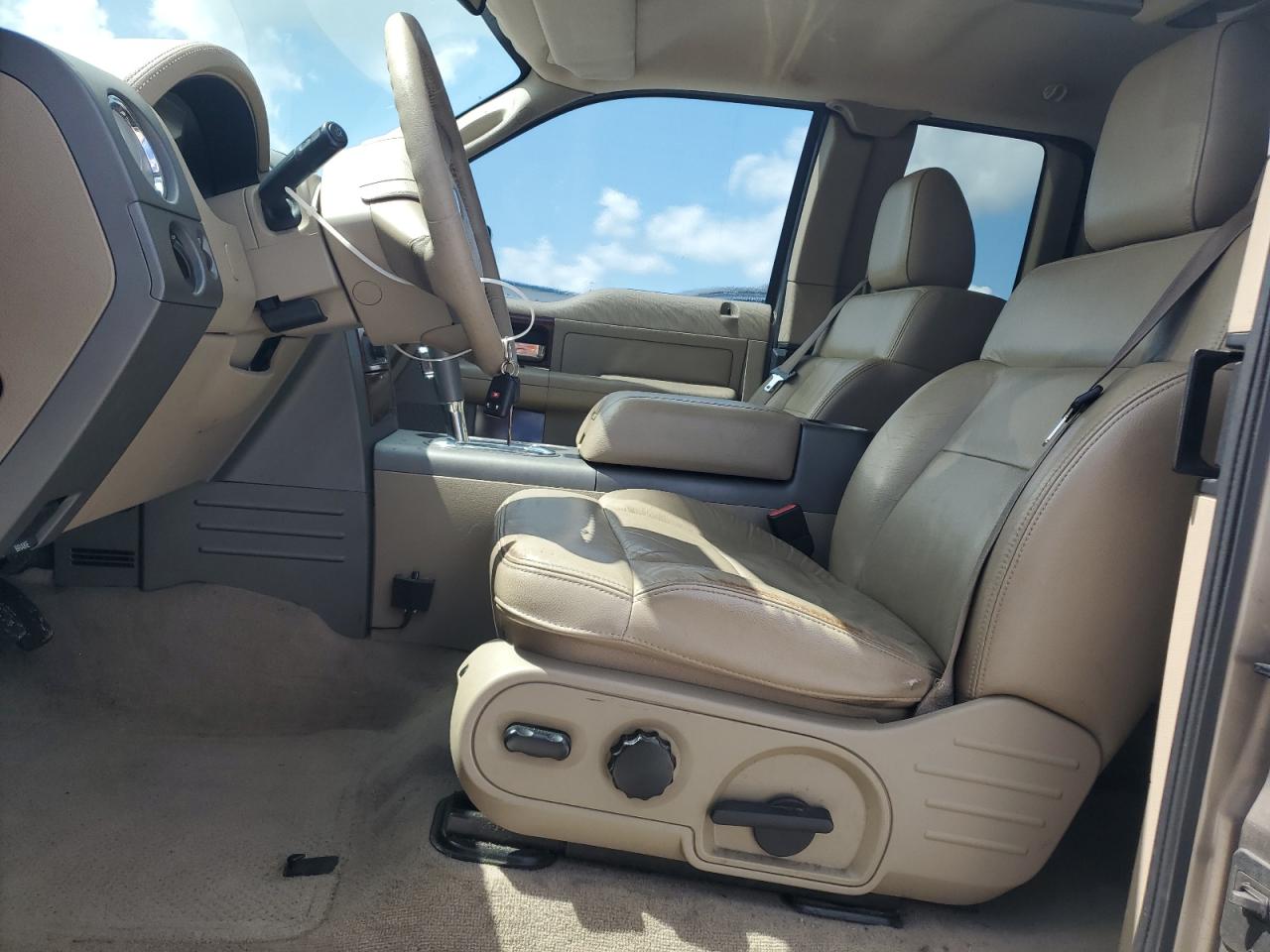 2005 Ford F150 VIN: 1FTRX12585FA42177 Lot: 64841645