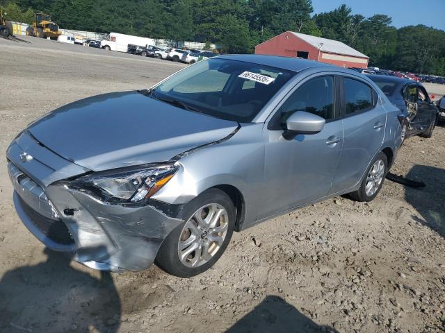  TOYOTA YARIS 2017 Srebrny