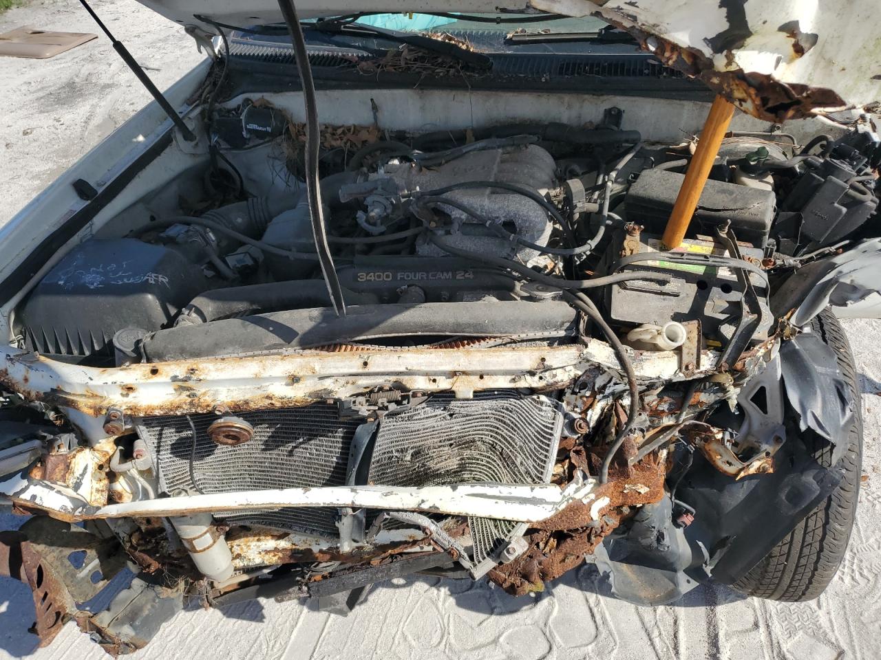 2000 Toyota Tundra VIN: 5TBJN3215YS068325 Lot: 64268765