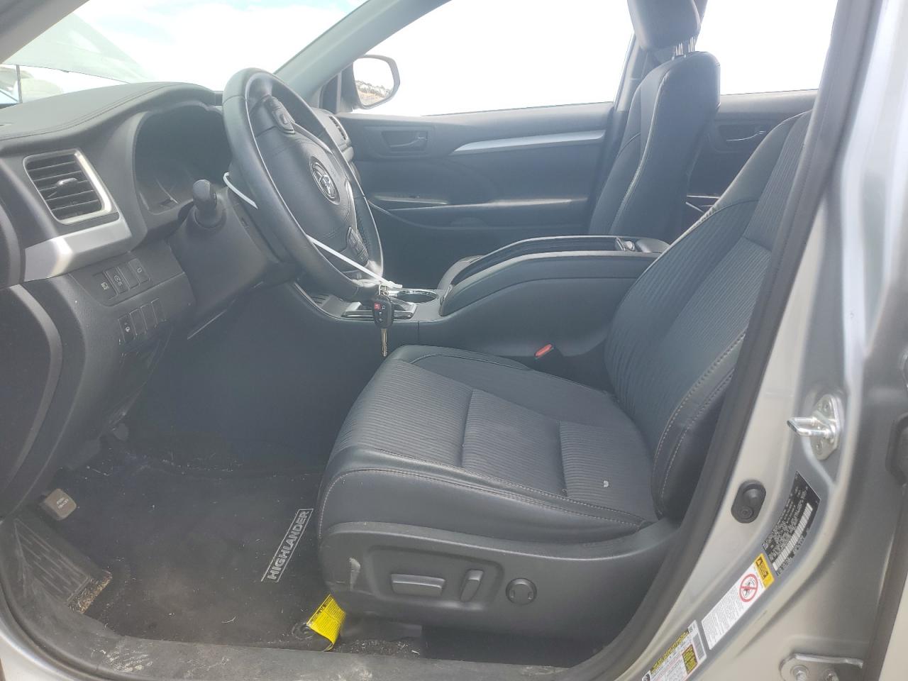 2019 Toyota Highlander Le VIN: 5TDZZRFHXKS335782 Lot: 63427845