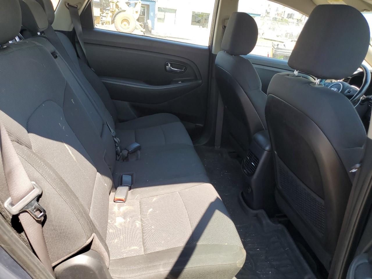 2015 Kia Rondo VIN: KNAHU8A32F7086956 Lot: 65825985