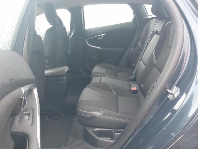 2018 VOLVO V40 MOMENT