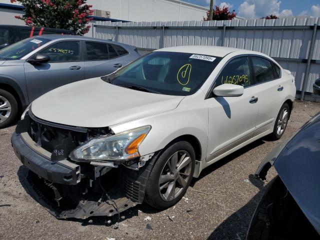 Sedans NISSAN ALTIMA 2013 Biały