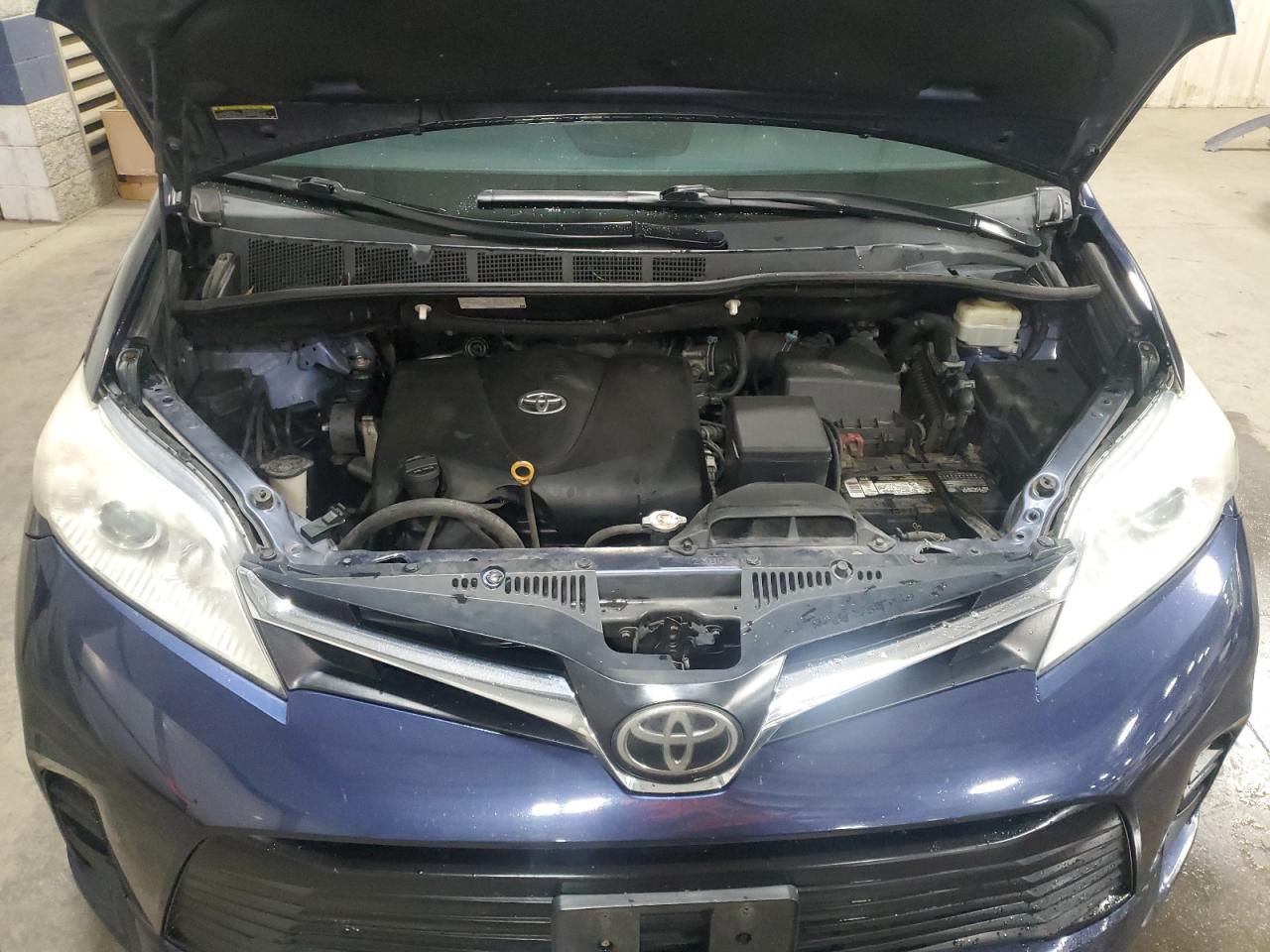 2018 Toyota Sienna Le VIN: 5TDKZ3DC1JS927804 Lot: 64985125