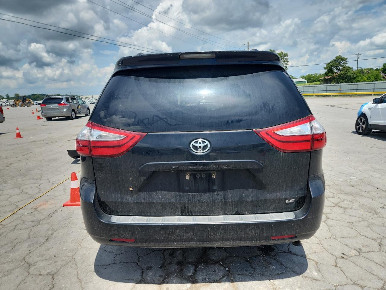 2015 Toyota Sienna Le VIN: 5TDKK3DC2FS620105 Lot: 65644075