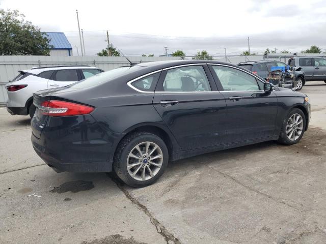  FORD FUSION 2017 Czarny