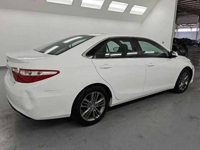  TOYOTA CAMRY 2017 Biały