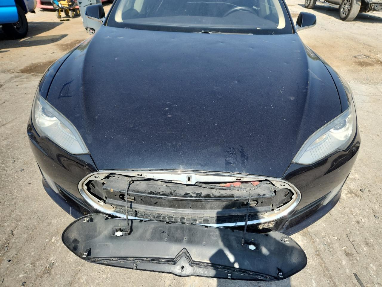 2015 Tesla Model S VIN: 5YJSA1E14FF102828 Lot: 64842295