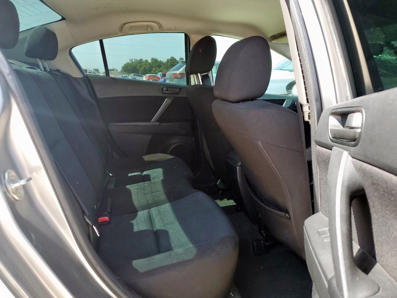 2011 Mazda 3 I VIN: JM1BL1UG1B1364986 Lot: 64319615