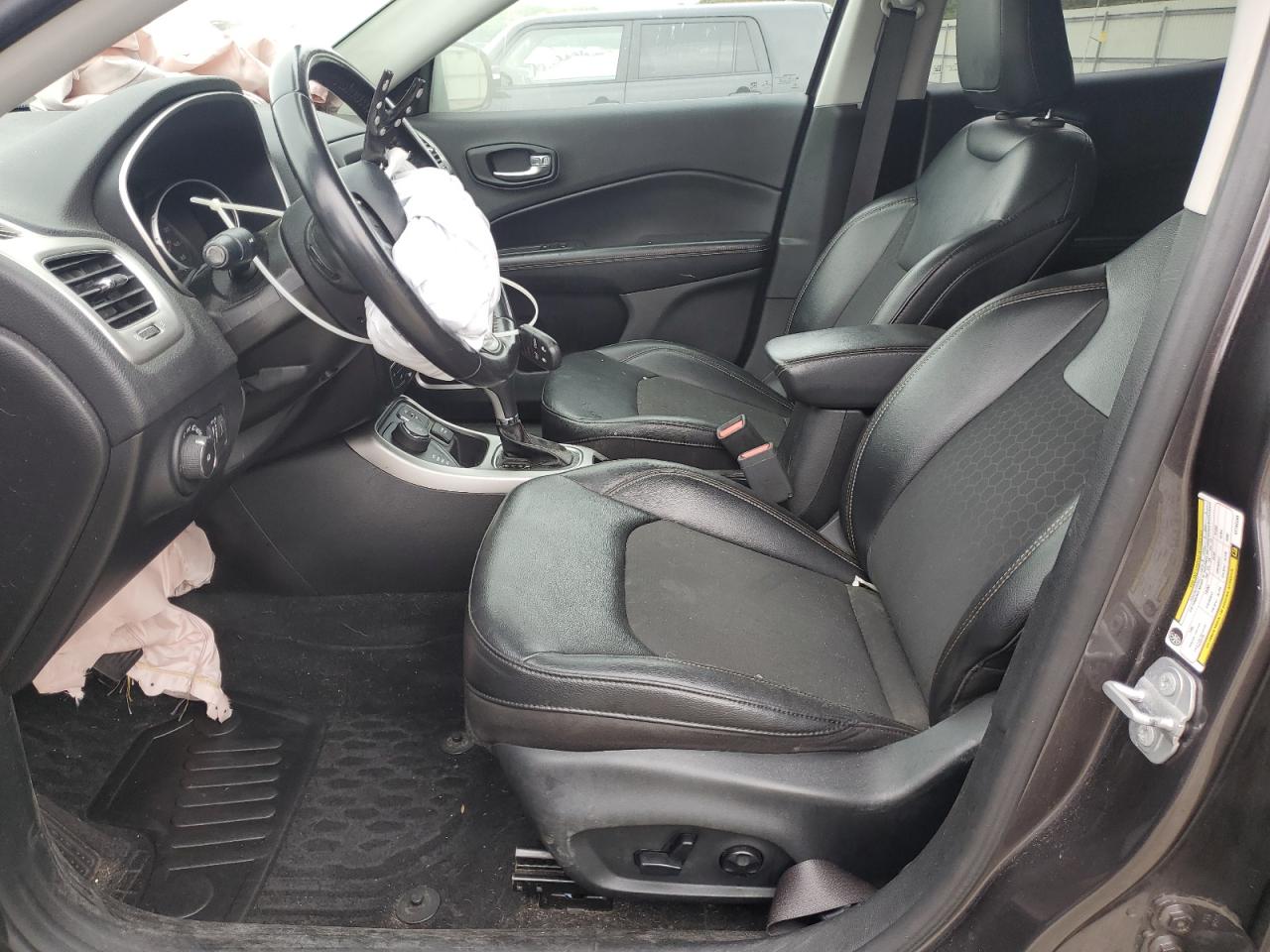 2019 Jeep Compass Latitude VIN: 3C4NJDBB6KT792296 Lot: 63930355