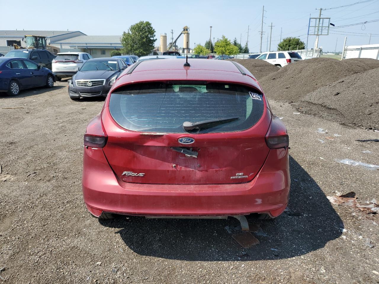 2015 Ford Focus Se VIN: 1FADP3K2XFL304575 Lot: 64814305