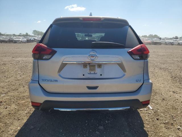 NISSAN ROGUE 2018 Srebrny