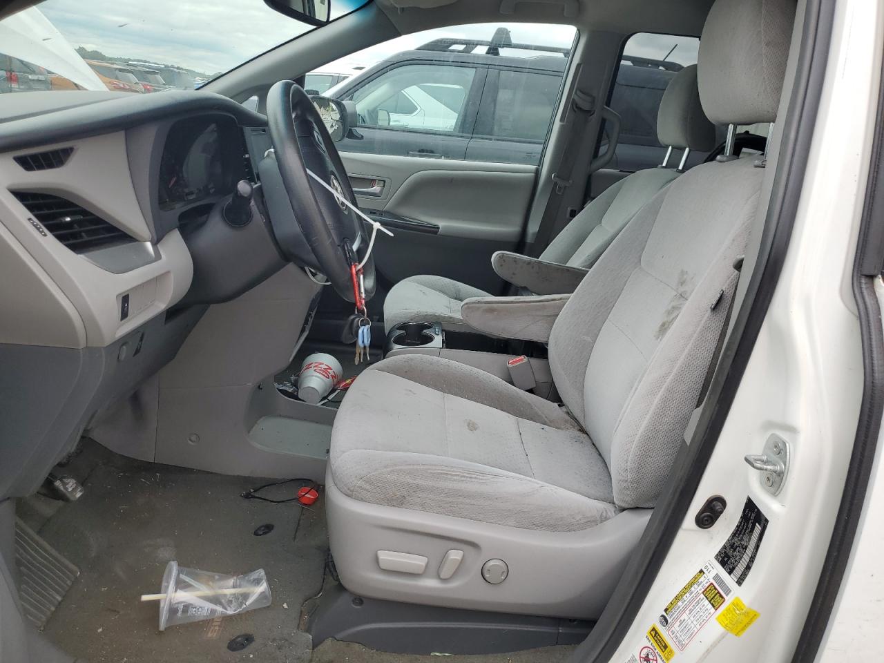 2015 Toyota Sienna Le VIN: 5TDKK3DC2FS661818 Lot: 64165795