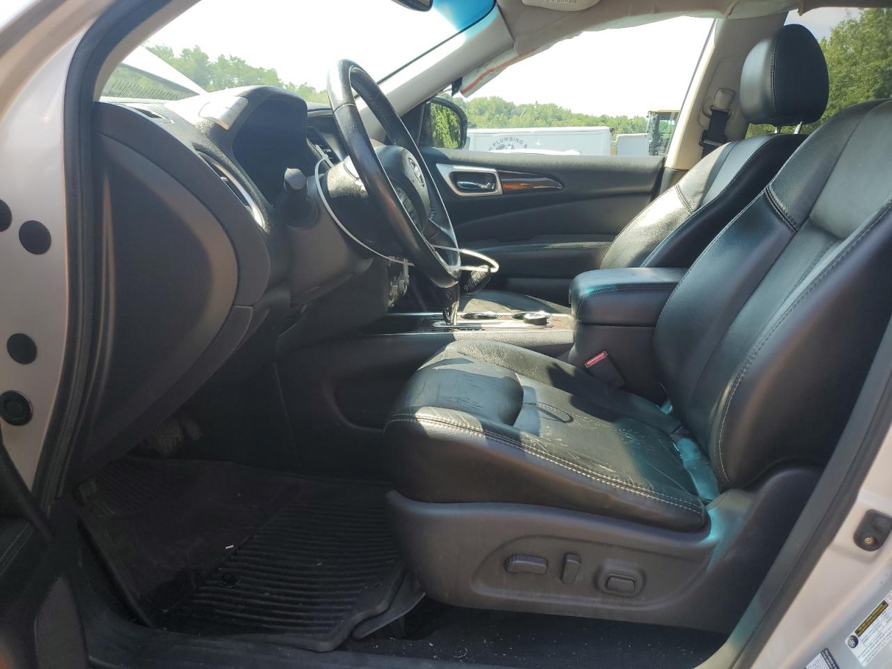 2014 Nissan Pathfinder S VIN: 5N1AR2MM2EC681802 Lot: 62920365