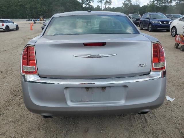  CHRYSLER 300 2014 Srebrny