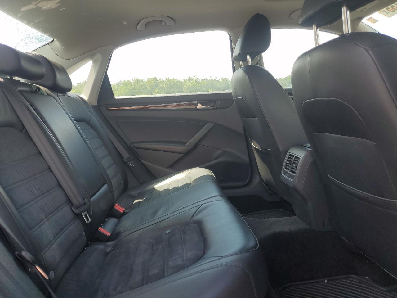 2014 Volkswagen Passat Sel VIN: 1VWCT7A34EC042258 Lot: 64764455