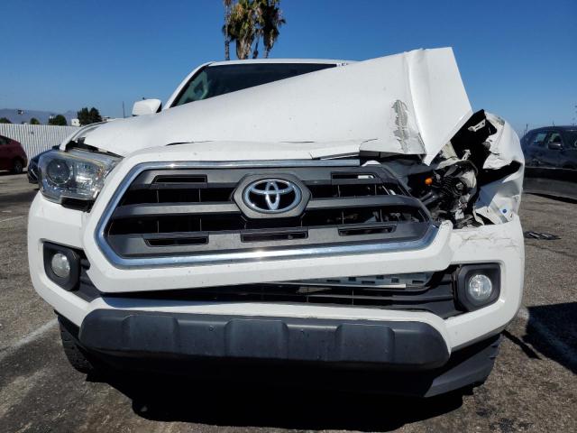  TOYOTA TACOMA 2017 Biały