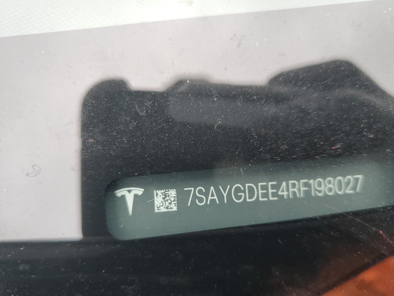 2024 Tesla Model Y VIN: 7SAYGDEE4RF198027 Lot: 64008945