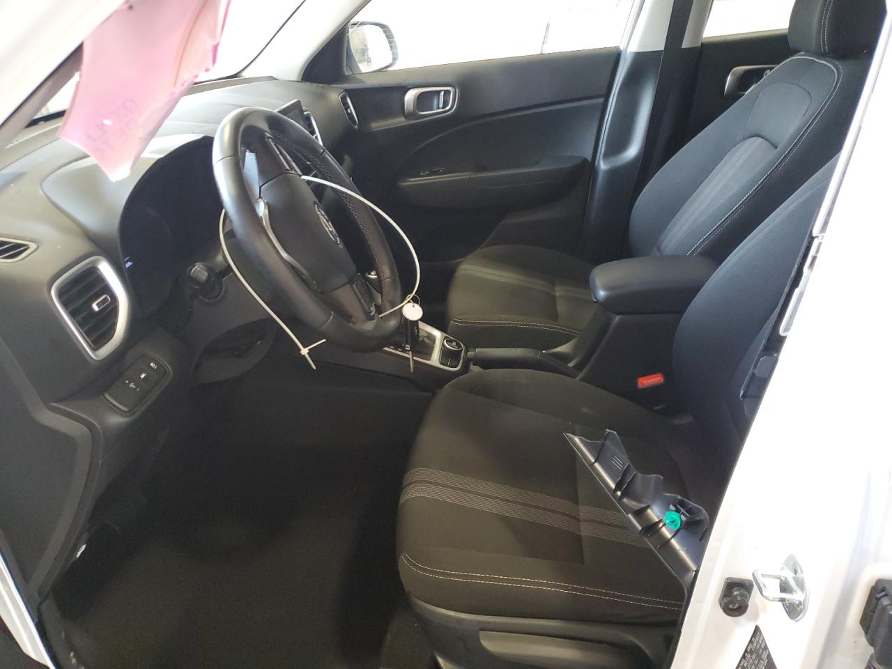 2022 Hyundai Venue Sel VIN: KMHRC8A38NU176554 Lot: 63948495