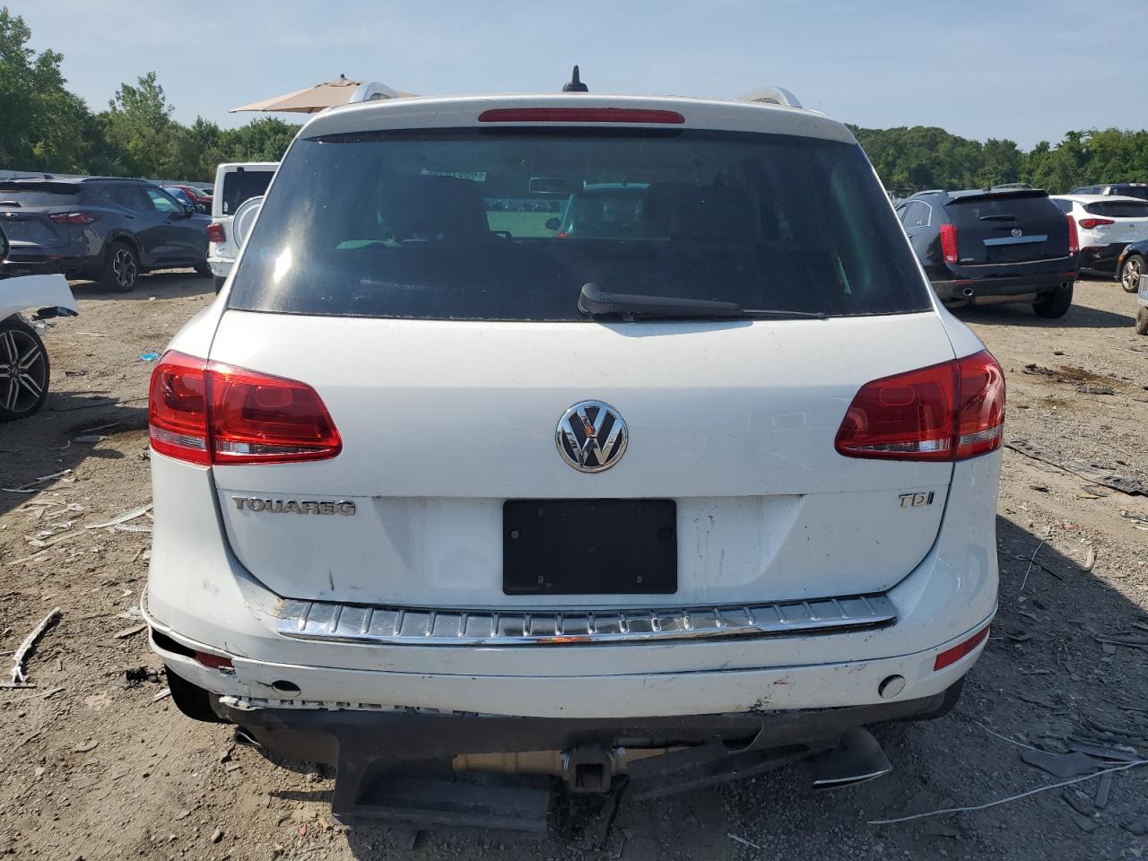 2014 Volkswagen Touareg V6 Tdi VIN: WVGEP9BP2ED011772 Lot: 65915195