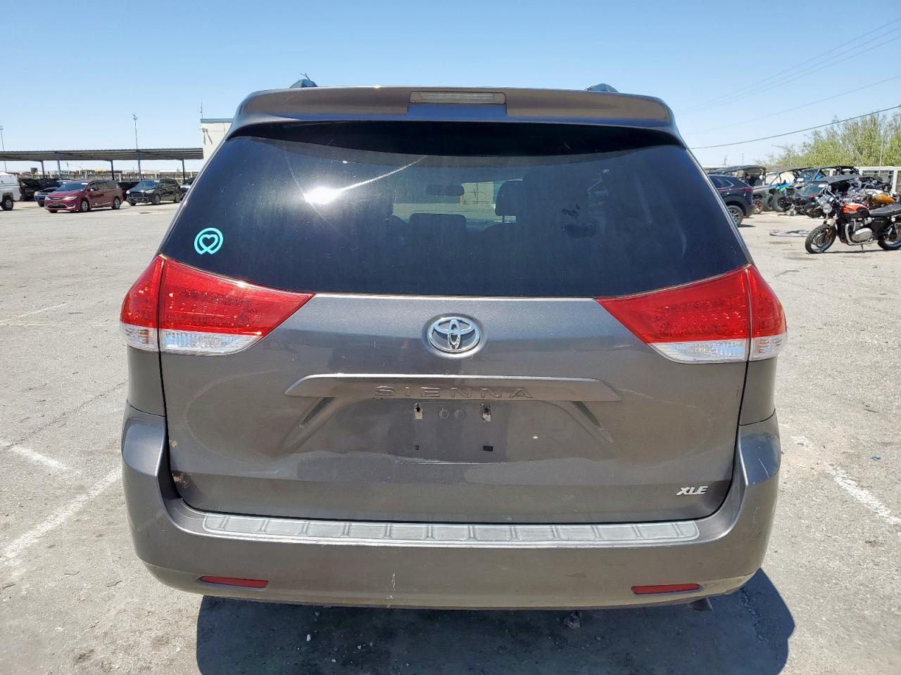 2011 Toyota Sienna Xle VIN: 5TDYK3DC9BS147193 Lot: 66310535