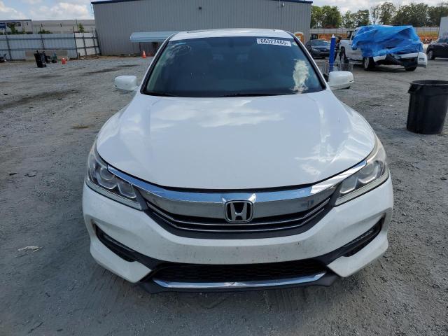 Седаны HONDA ACCORD 2016 Белы